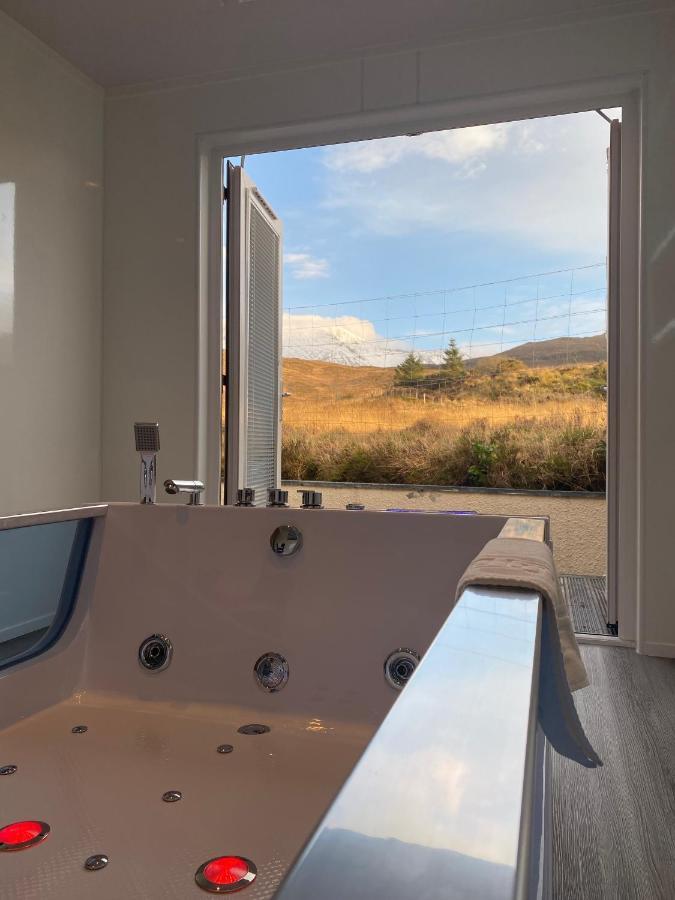 Highland Stays - Ben View Room & Jacuzzi Bath フォート・ウィリアム エクステリア 写真